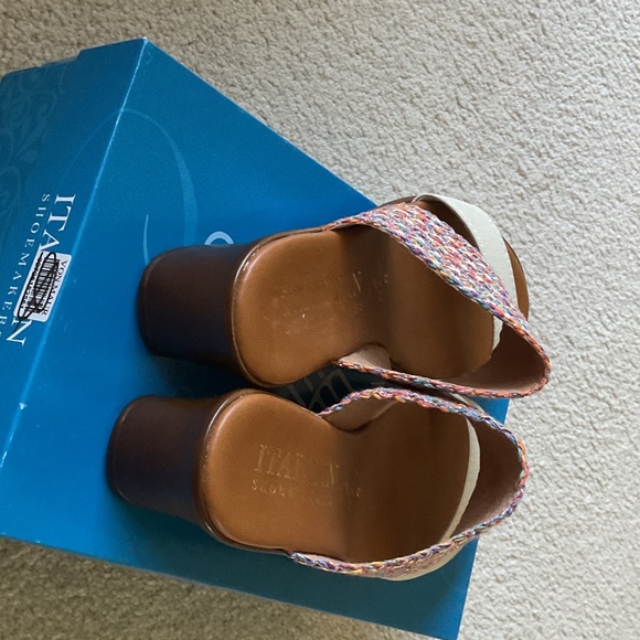 Italian Shoemakers Women's Woven Multicolor Sandals - Picture 3 of 4